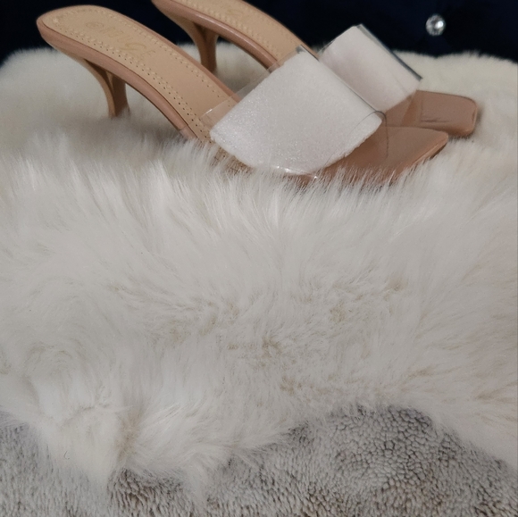 NWT !! ROUGE SANDALS !! - Picture 5 of 7